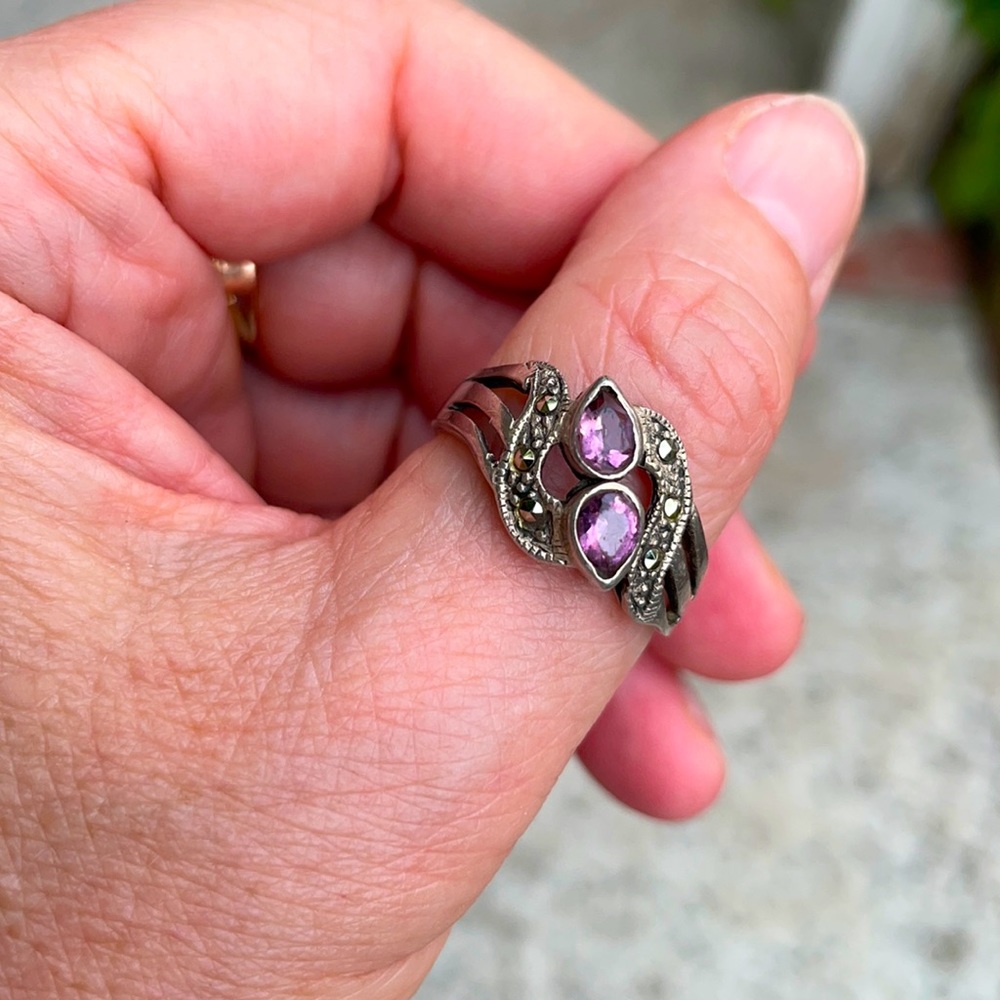 Vintage sterling silver Marcasite ring with amethyst